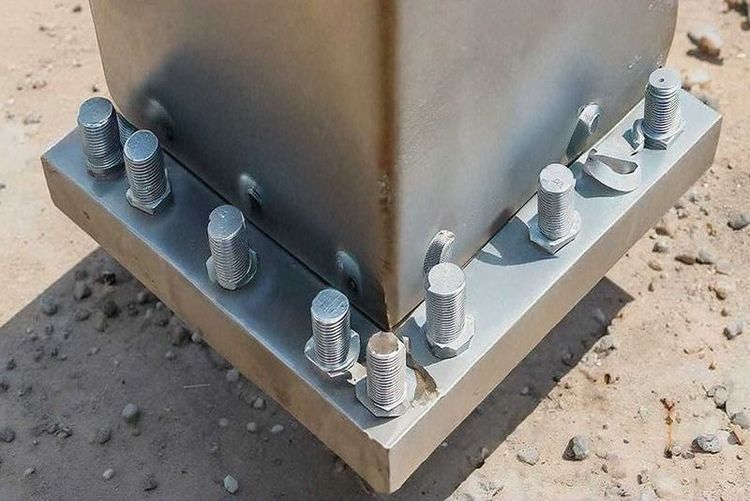 Metal_nuts_for_use_in_installation