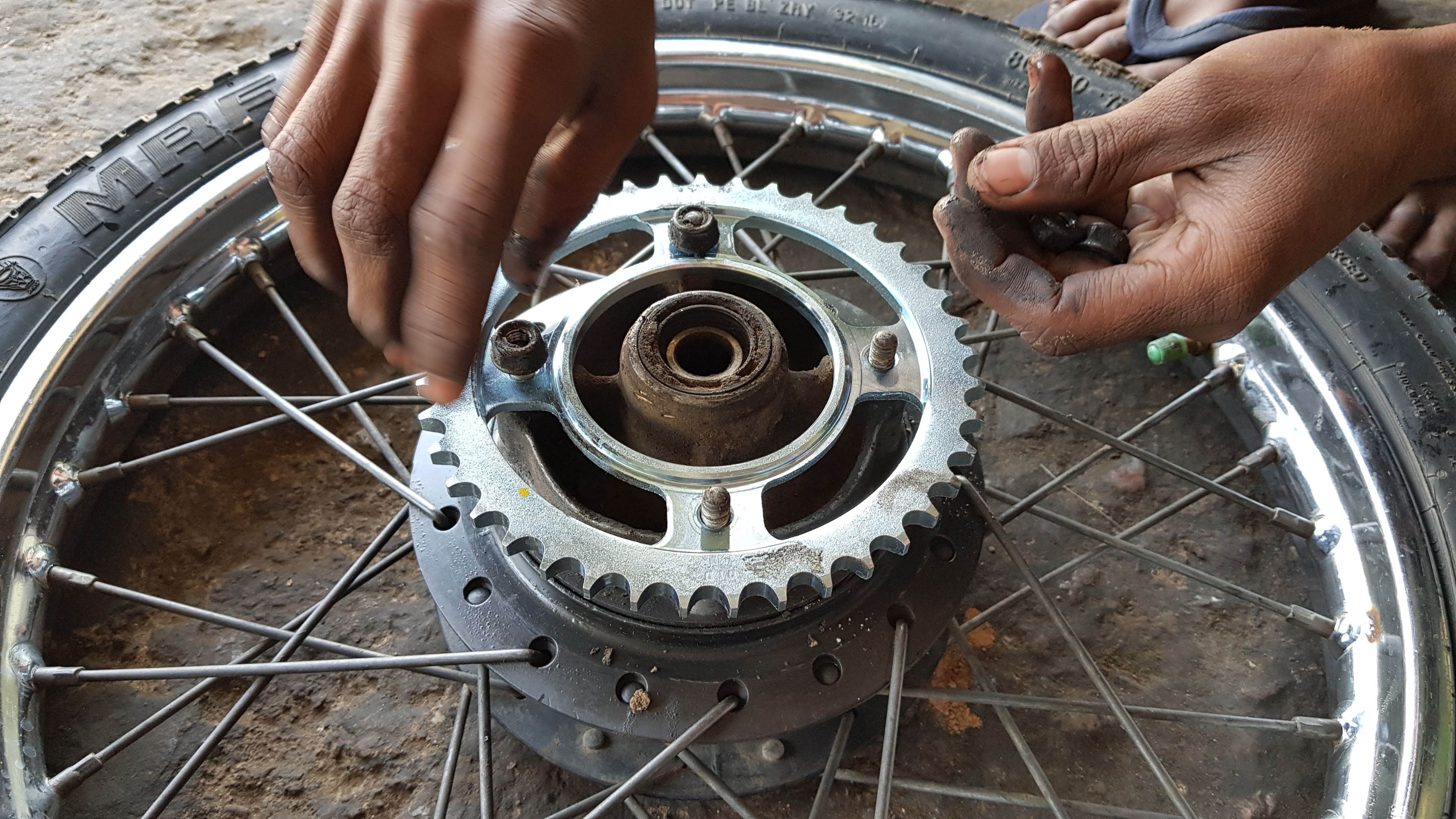 Steel for industrial gear manufacturing: grade selection, surface hardness and fatigue performance-image