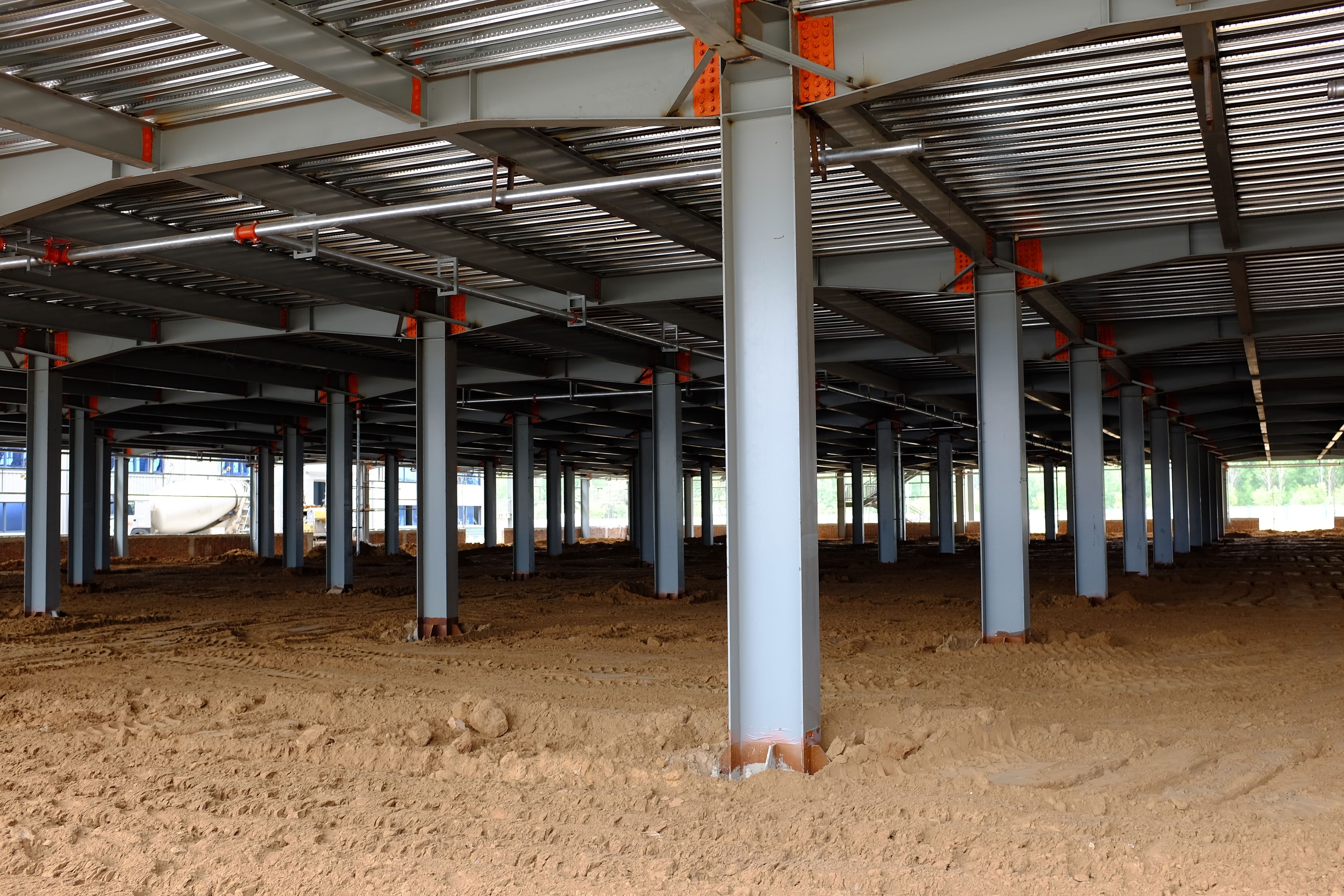 What are the types of steel columns used in construction?-image