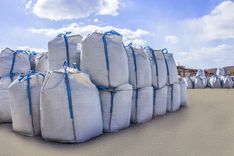 Comparing bulk vs bagged cement for mid-scale construction projects -image
